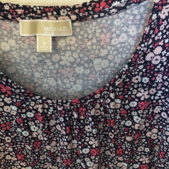 Michael Kors Pink and Blue SS Chic Top Emblems On Sleeves Size M - Picture 3 of 7